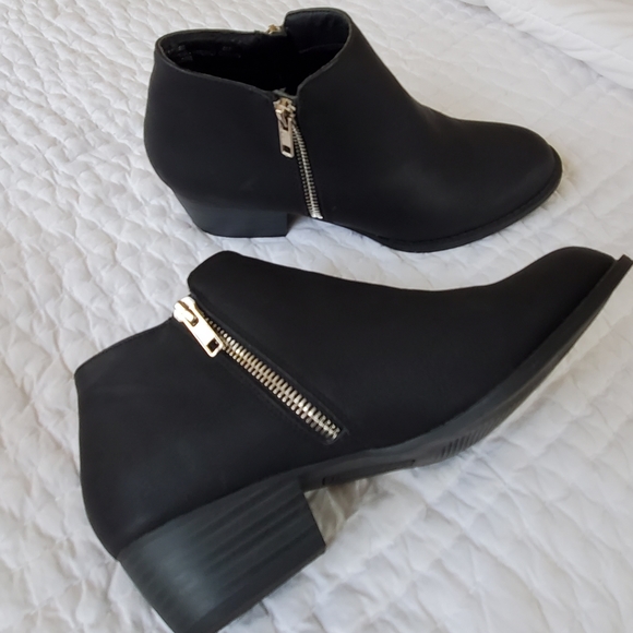 Booties - Picture 3 of 4